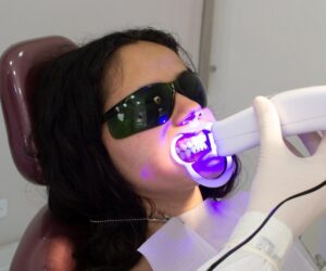 Odontología Cosmética: Redefiniendo la Estética de tu Sonrisa